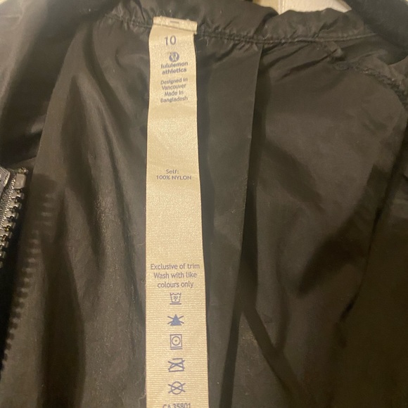 Lululemon Drawstring Hooded Jacket - Picture 2 of 7